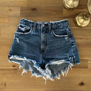Abercrombie & Fitch curve love high rise mom short